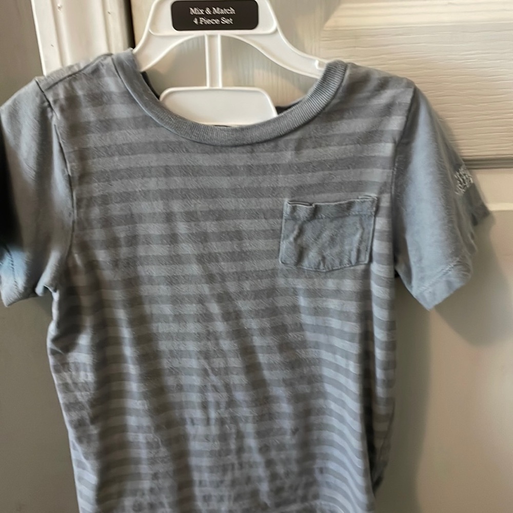 The North Face Stripe T-Shirt Boys Size 5